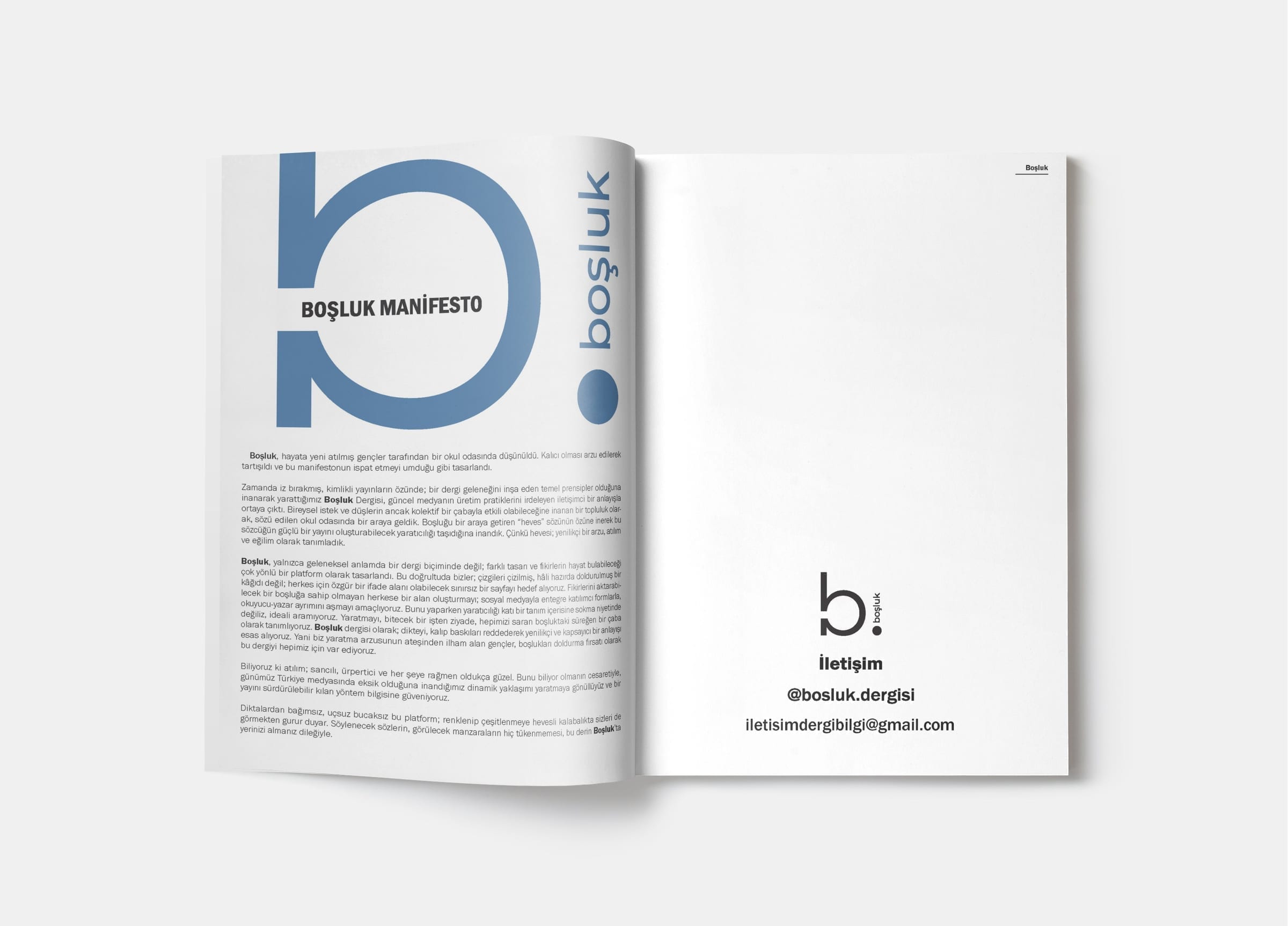 Manifest-Doppelseite mit großer blauer Marke und kurzem Manifest-Text gegenüber.