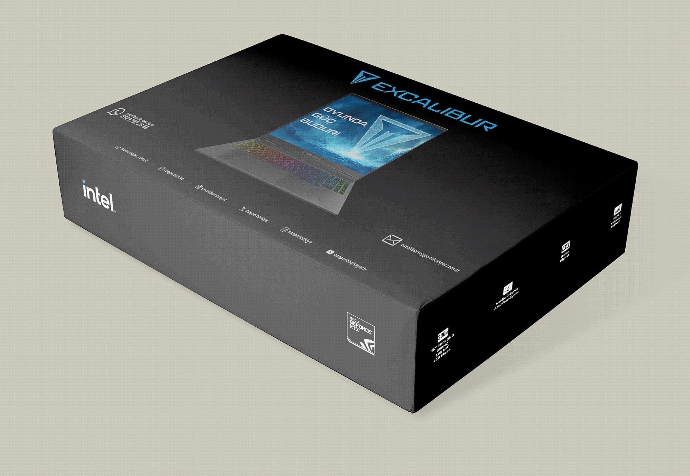 Excalibur G920 Gaming-Laptop-Box auf neutralem Untergrund mit dunkler Verpackung und Gaming-Markengrafik.